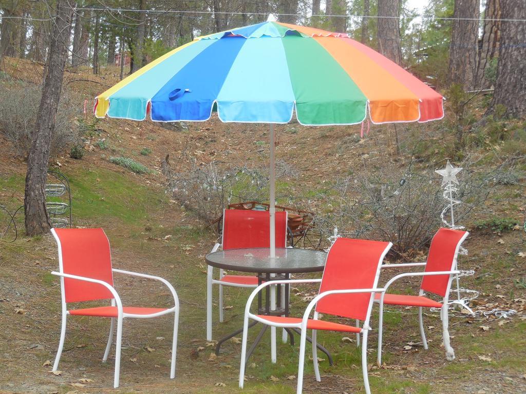 Yosemite Paradise Inn コールターヴィル エクステリア 写真